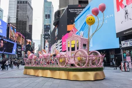 Magic Grasshopper by Mayorga for Times Square Arts